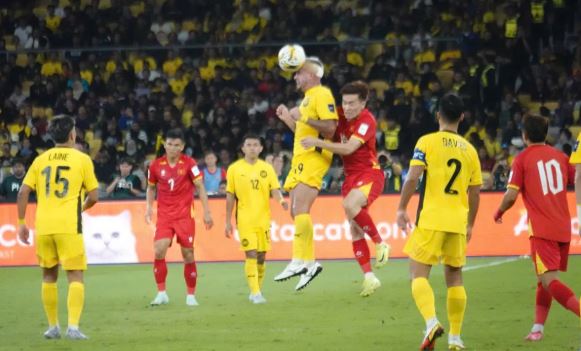 ĐT Malaysia 4-0 ĐT Việt Nam: Sức mạnh đáng sợ của cầu thủ nhập tịch