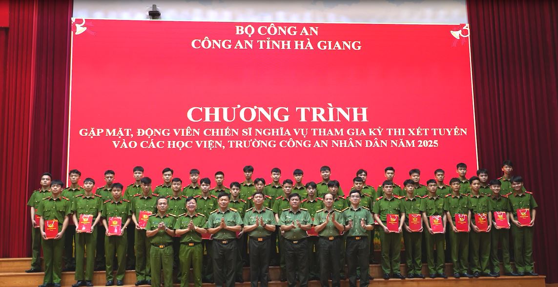 Công an tỉnh gặp mặt chiến sĩ nghĩa vụ tham dự kỳ thi xét tuyển