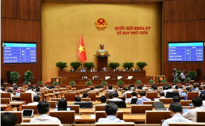 Ngày 25/6, Quốc hội bầu Chủ tịch Hội đồng Bầu cử quốc gia, tiến hành công tác nhân sự