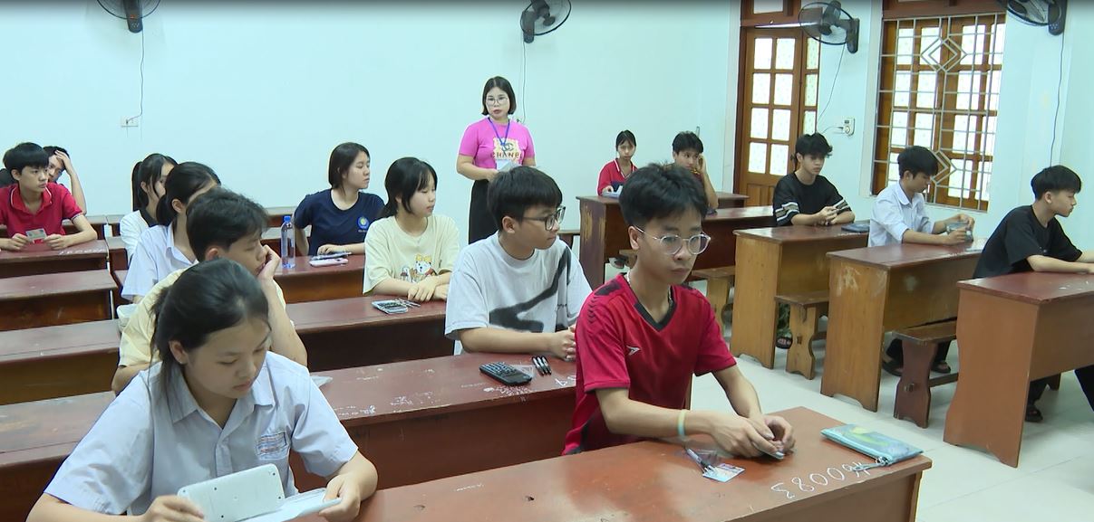 Kỳ thi tuyển sinh vào lớp 10 năm học 2025-2026 diễn ra thành công, đúng quy chế