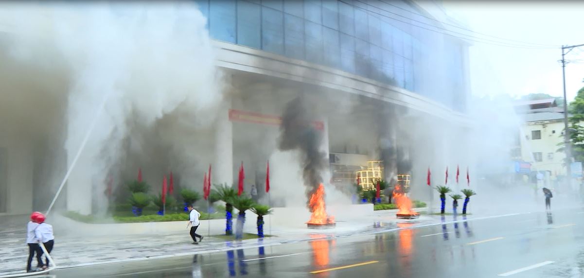Diễn tập phương án chữa cháy và cứu nạn, cứu hộ tại khách sạn Yên Biên Luxury