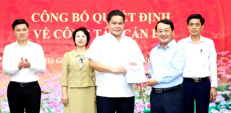 Tỉnh ủy Hà Giang công bố quyết định về công tác cán bộ