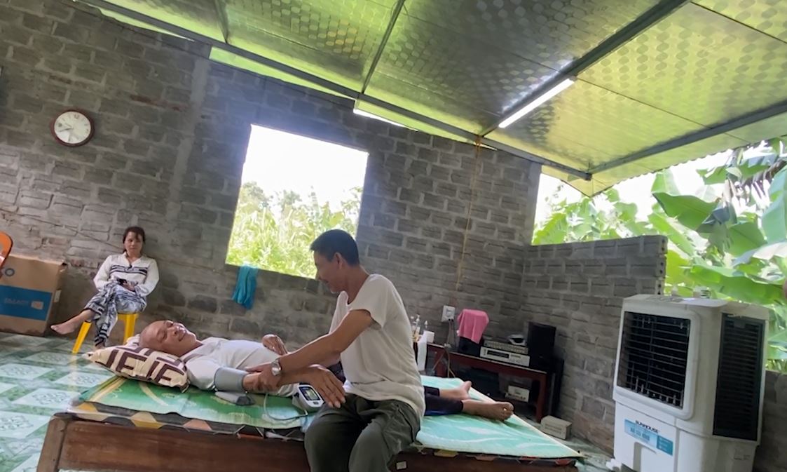 “Thần y” rởm và câu chuyện “ Tiền mất – Tật mang”