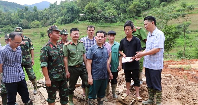 Hoàng Su Phì: Thăm hỏi gia đình nạn nhân tử vong do sạt lở đất