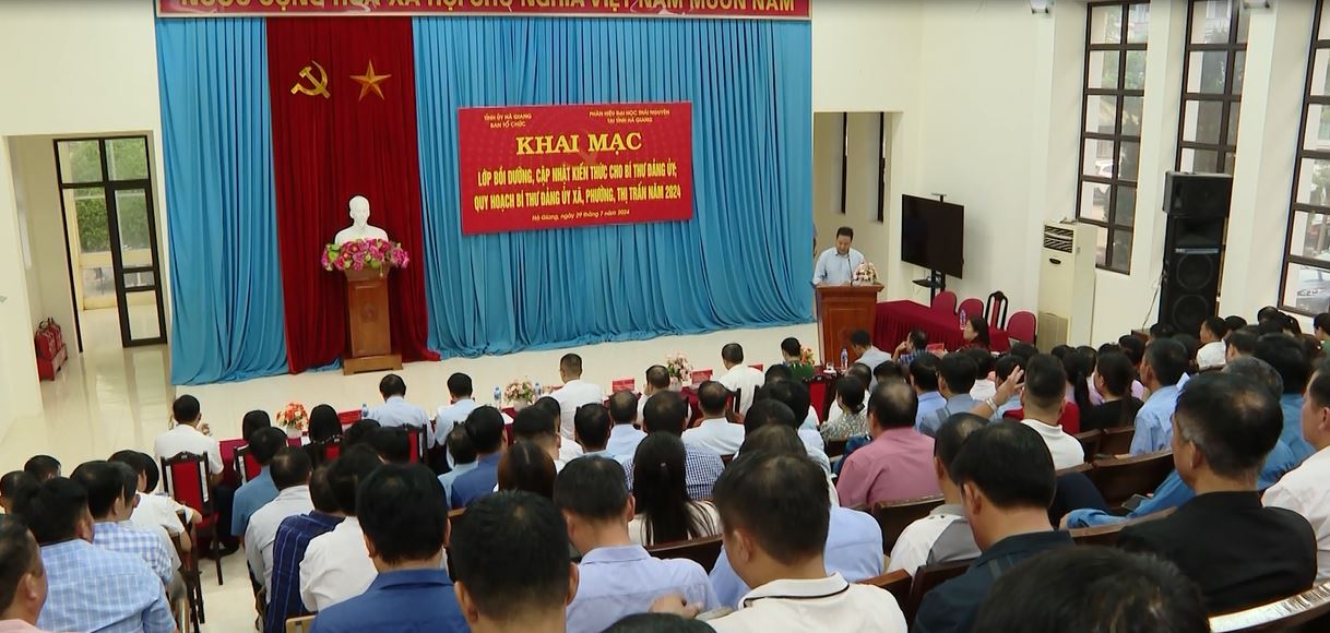 Bồi dưỡng kiến thức cho Bí thư Đảng ủy xã, phường, thị trấn