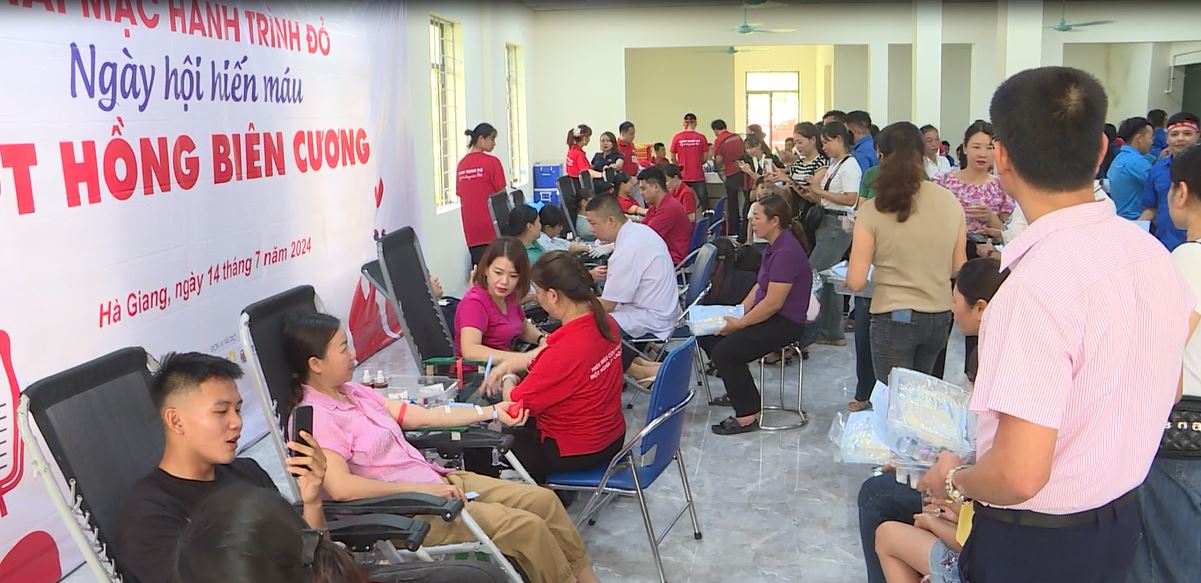 Ngày hội hiến máu “Giọt hồng biên cương”