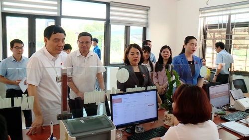 (TTV) Đoàn đại biểu Quốc hội tỉnh Tuyên Quang khảo sát thực hiện chính quyền địa phương hai cấp tại phường Bình Thuận