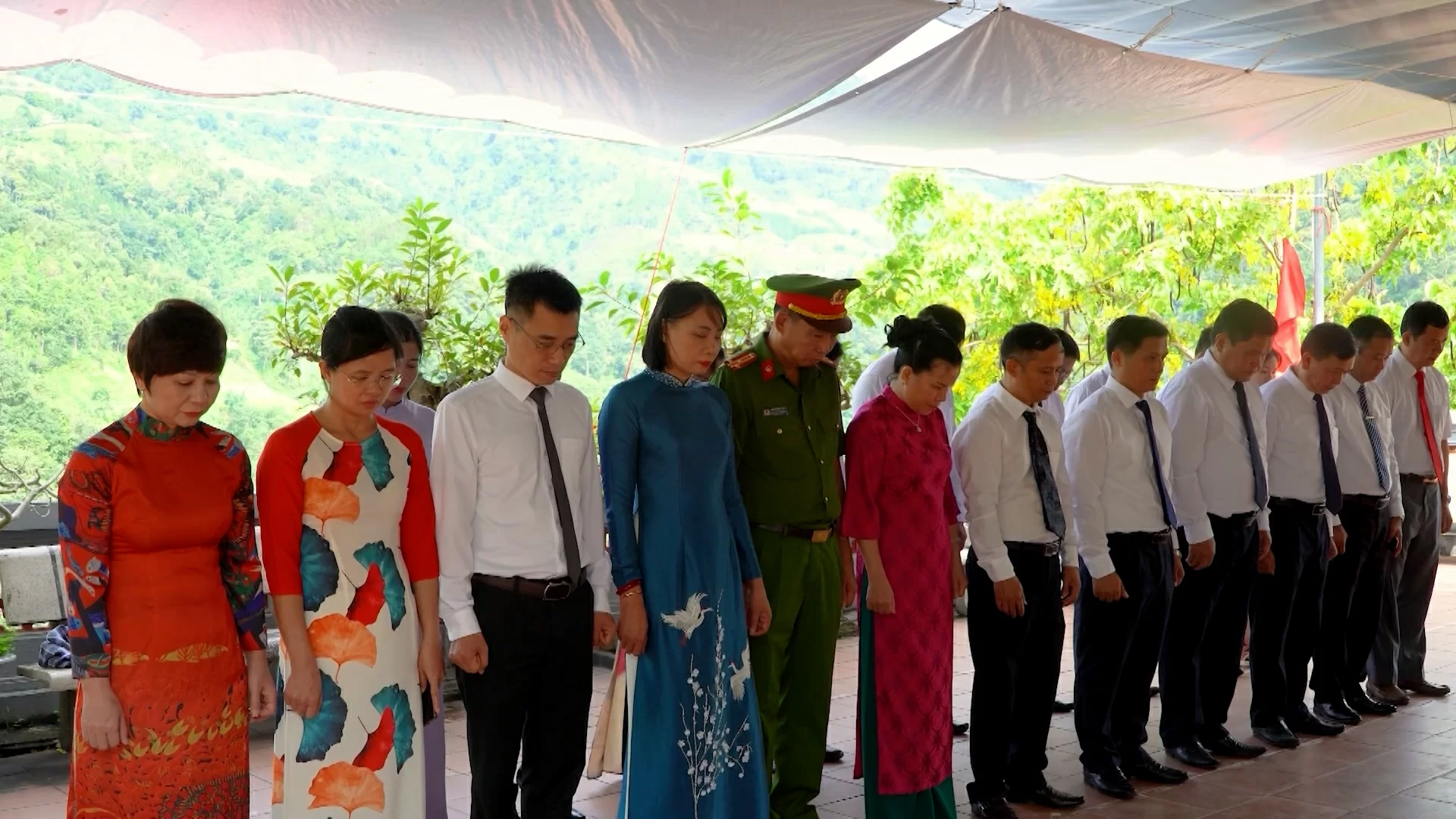 (TTV) Đoàn đại biểu phường Hà Giang 2 viếng Nghĩa trang liệt sĩ
