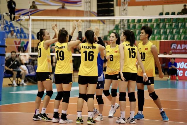 Thắng thuyết phục đội Trung Quốc, tuyển bóng chuyền nữ Việt Nam vào bán kết VTV Cup