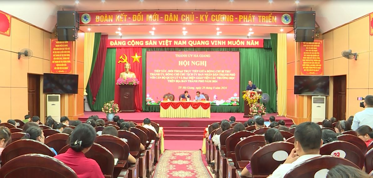 Hội nghị tiếp xúc, đối thoại với cán bộ, giáo viên thành phố Hà Giang