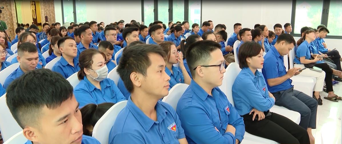 Tập huấn cho thanh niên tham gia tổ công nghệ số cộng đồng