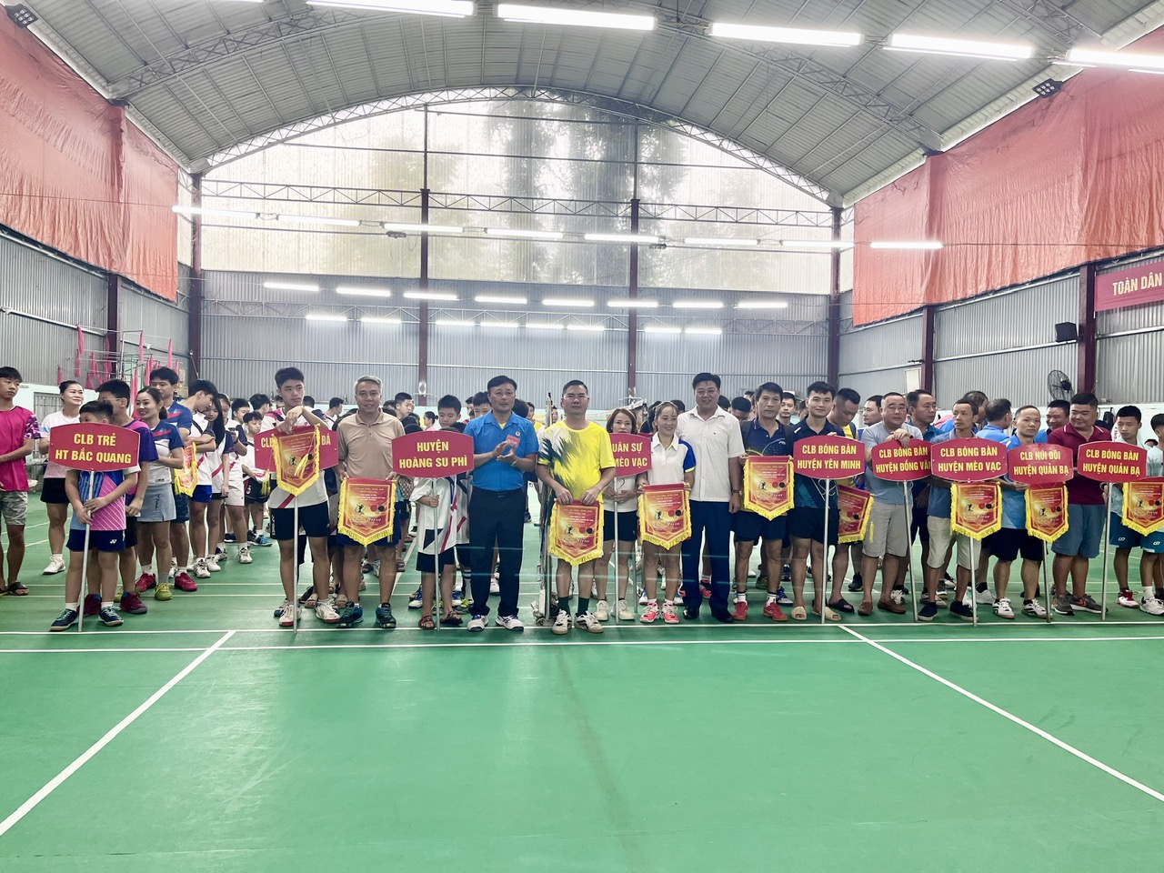 Khai mạc giải Bóng bàn, Cầu lông huyện Mèo Vạc năm 2024