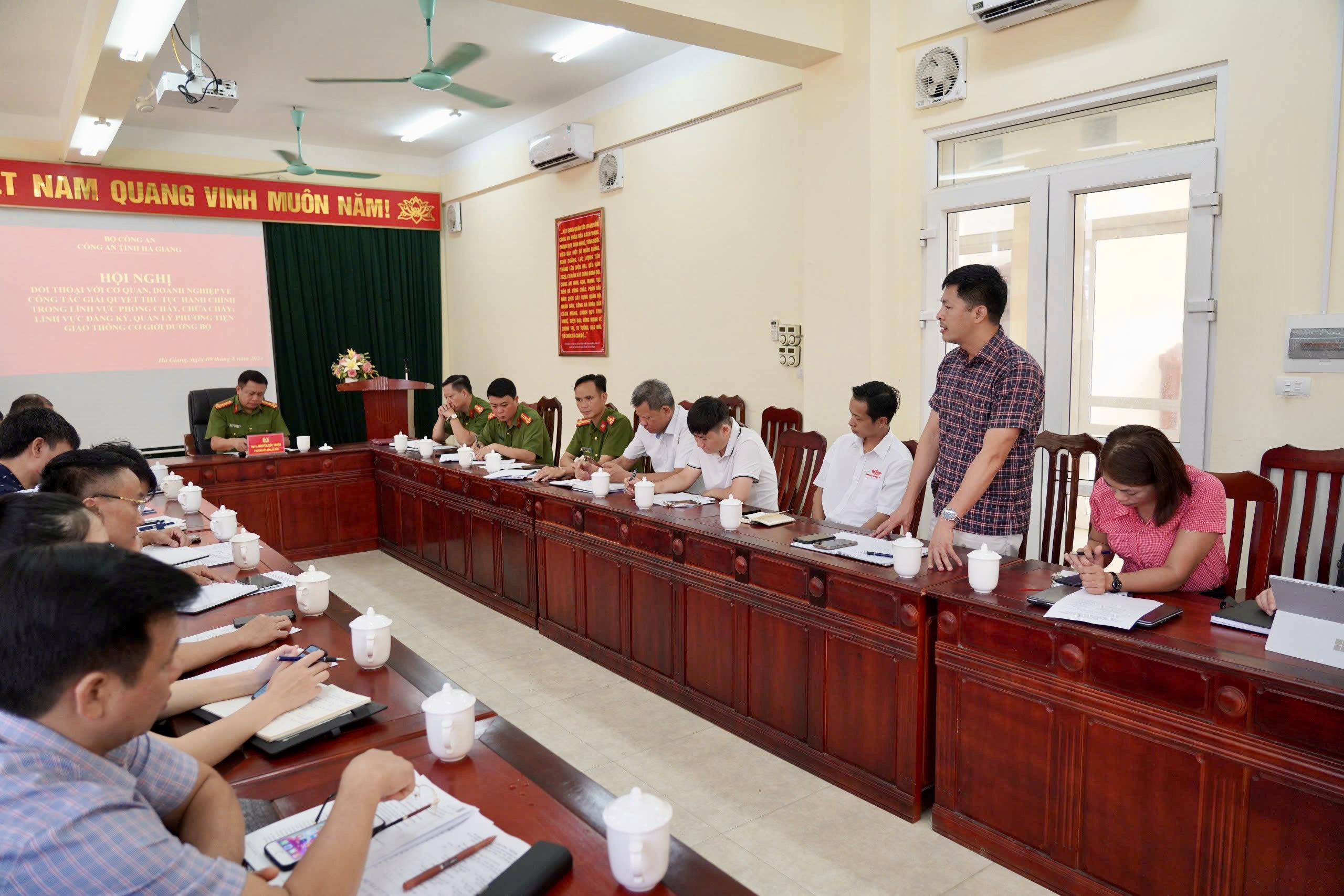 Công an tỉnh: Đối thoại với cơ quan, doanh nghiệp