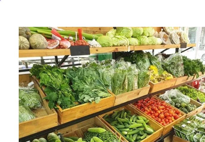 Thủ tướng: Kiên quyết không để tình trạng găm hàng, tăng giá bất hợp lý sau bão