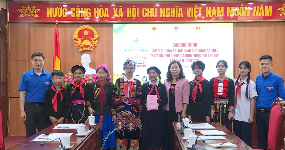 Gặp mặt Đoàn đại biểu thiếu nhi của tỉnh tham dự phiên họp giả định “Quốc hội trẻ em”