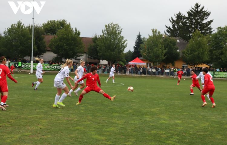 Đội tuyển bóng đá nữ Việt Nam giành chiến thắng trước CLB nữ Viktoria Plzen của Séc