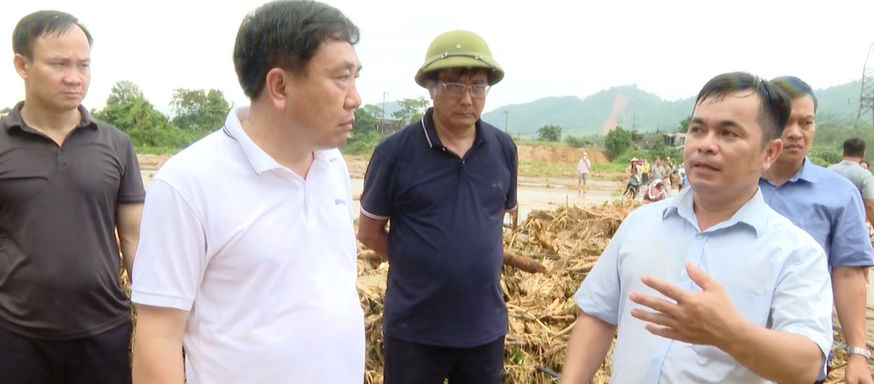 Quyền Bí thư Tỉnh ủy Nguyễn Mạnh Dũng chỉ đạo khắc phục hậu quả thiên tai