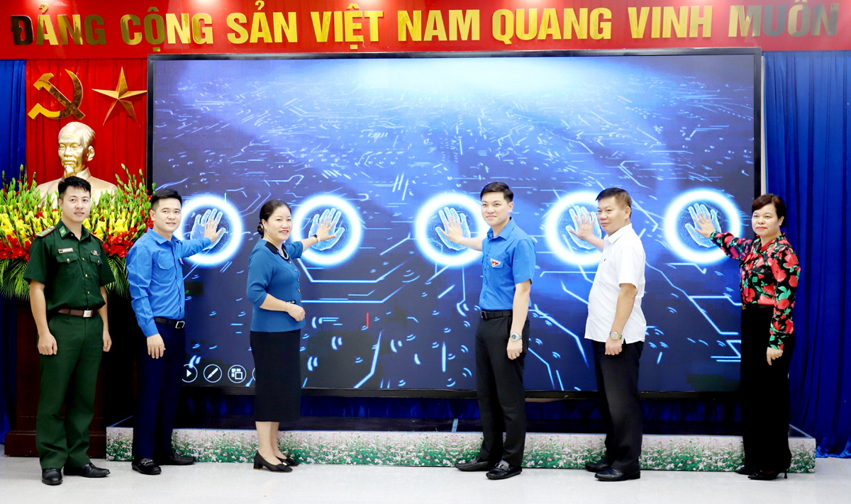 Tỉnh đoàn phát động phong trào thi đua lập thành tích chào mừng đại hội Đảng các cấp