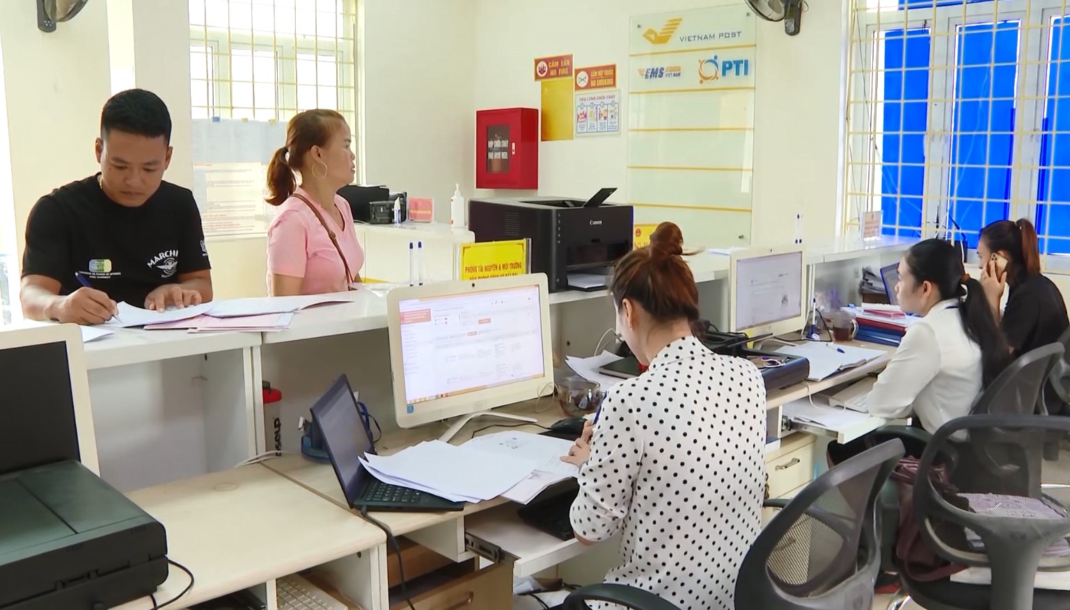 Quang Bình nâng cao vai trò của cán bộ, công chức trong CCHC