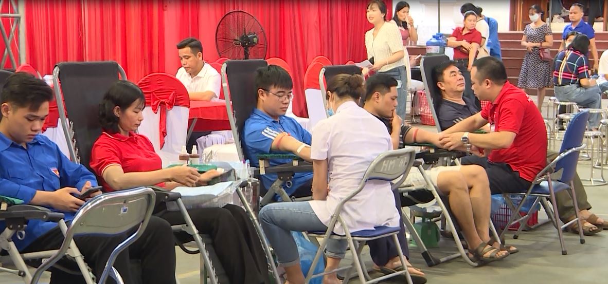 Câu lạc bộ Ngân hàng máu sống – 10 năm chia sẻ những giọt hồng