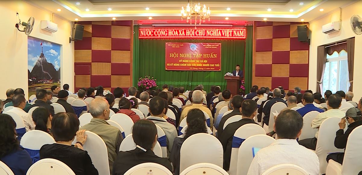 Tập huấn kỹ năng công tác xã hội – chăm sóc sức khỏe người cao tuổi