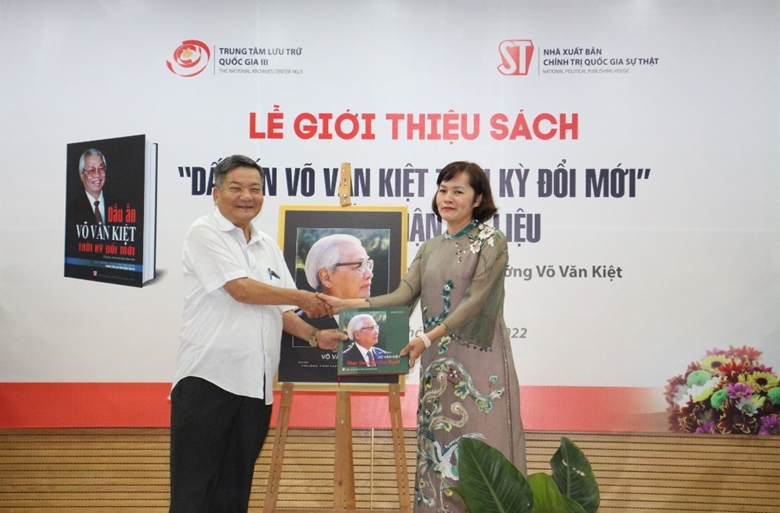 Ra mắt sách "Dấu ấn Võ Văn Kiệt thời kỳ đổi mới"