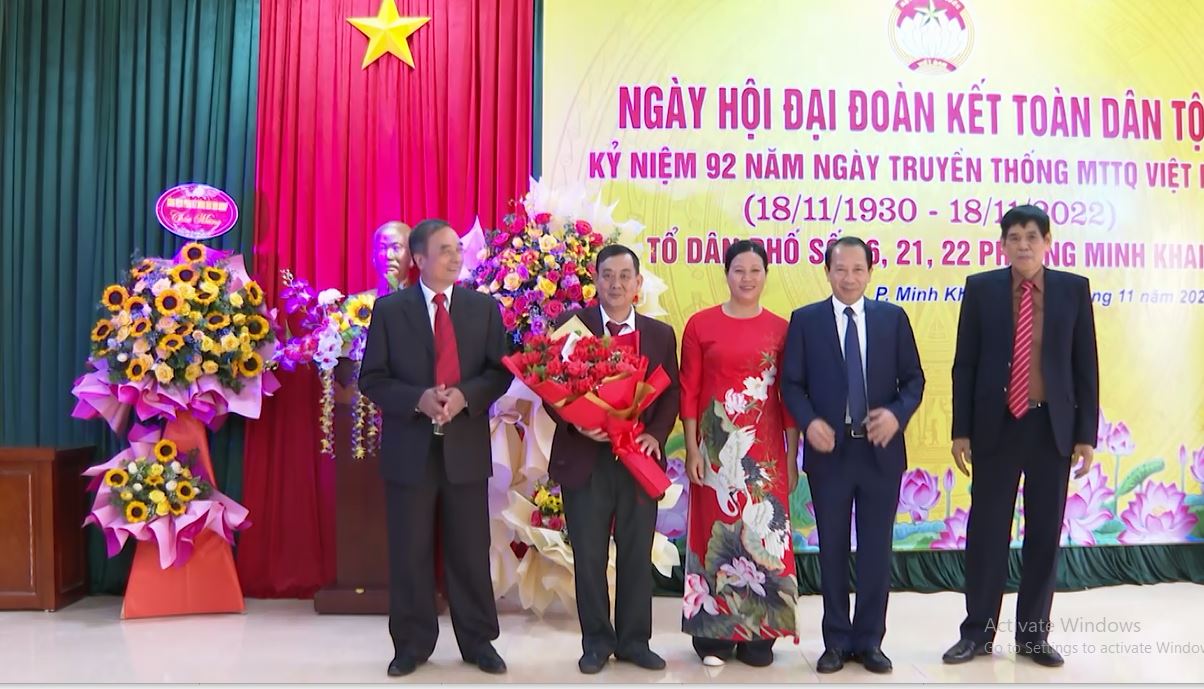 Phó Chủ tịch UBND tỉnh Trần Đức Quý dự ngày hội đại đoàn kết tại Liên tổ 16, 21 và 22 phường Minh Khai