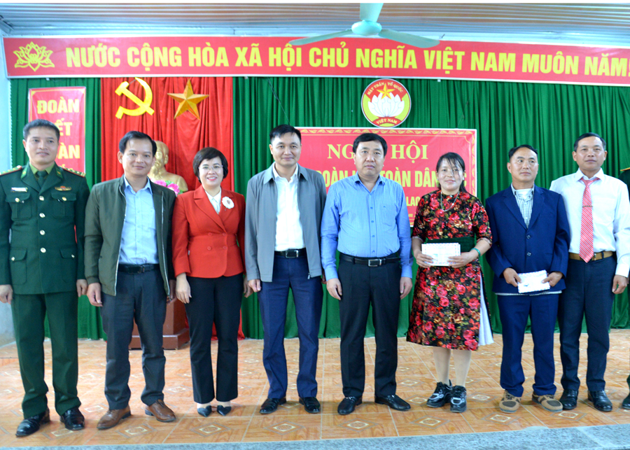 Phó Bí thư Tỉnh ủy Nguyễn Mạnh Dũng dự Ngày hội Đại đoàn kết toàn dân tộc thôn Bản Phùng, xã Lao Chải( Vị Xuyên)