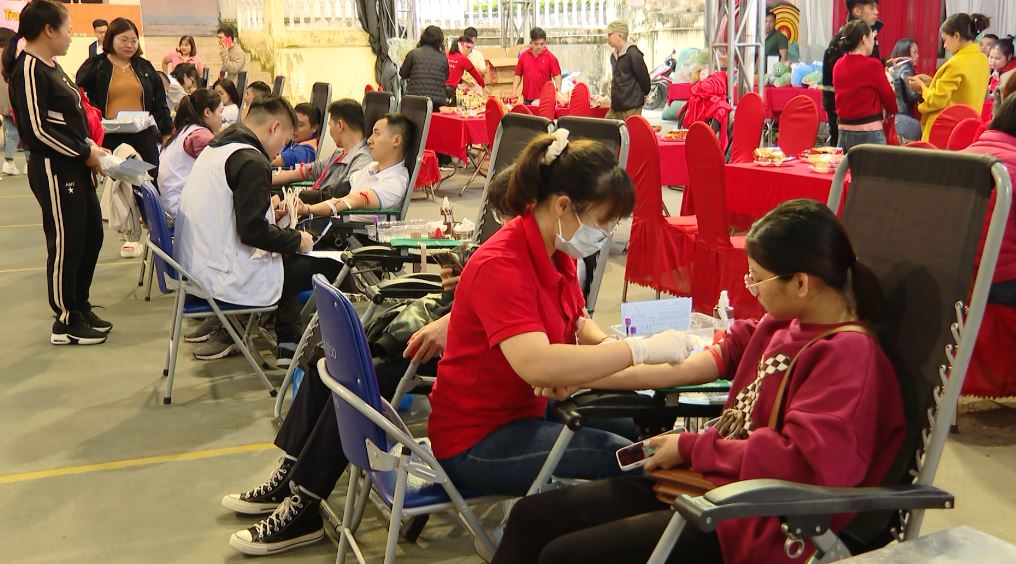 599 đơn vị máu được hiến trong Ngày hội hiến máu “Giọt hồng mùa hoa tam giác mạch 2023”