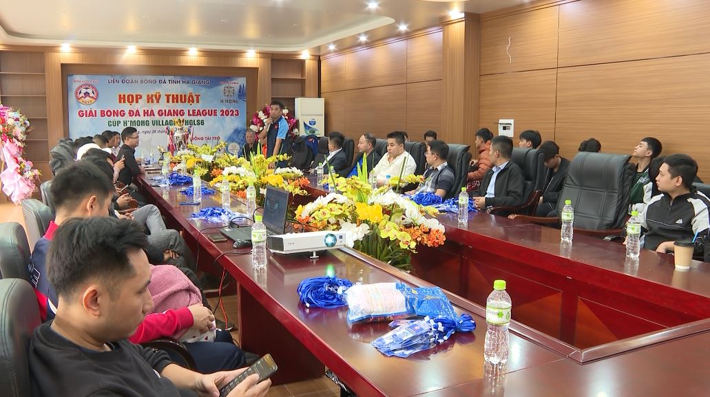 Họp chuẩn bị Giải bóng đá Hà Giang League năm 2023