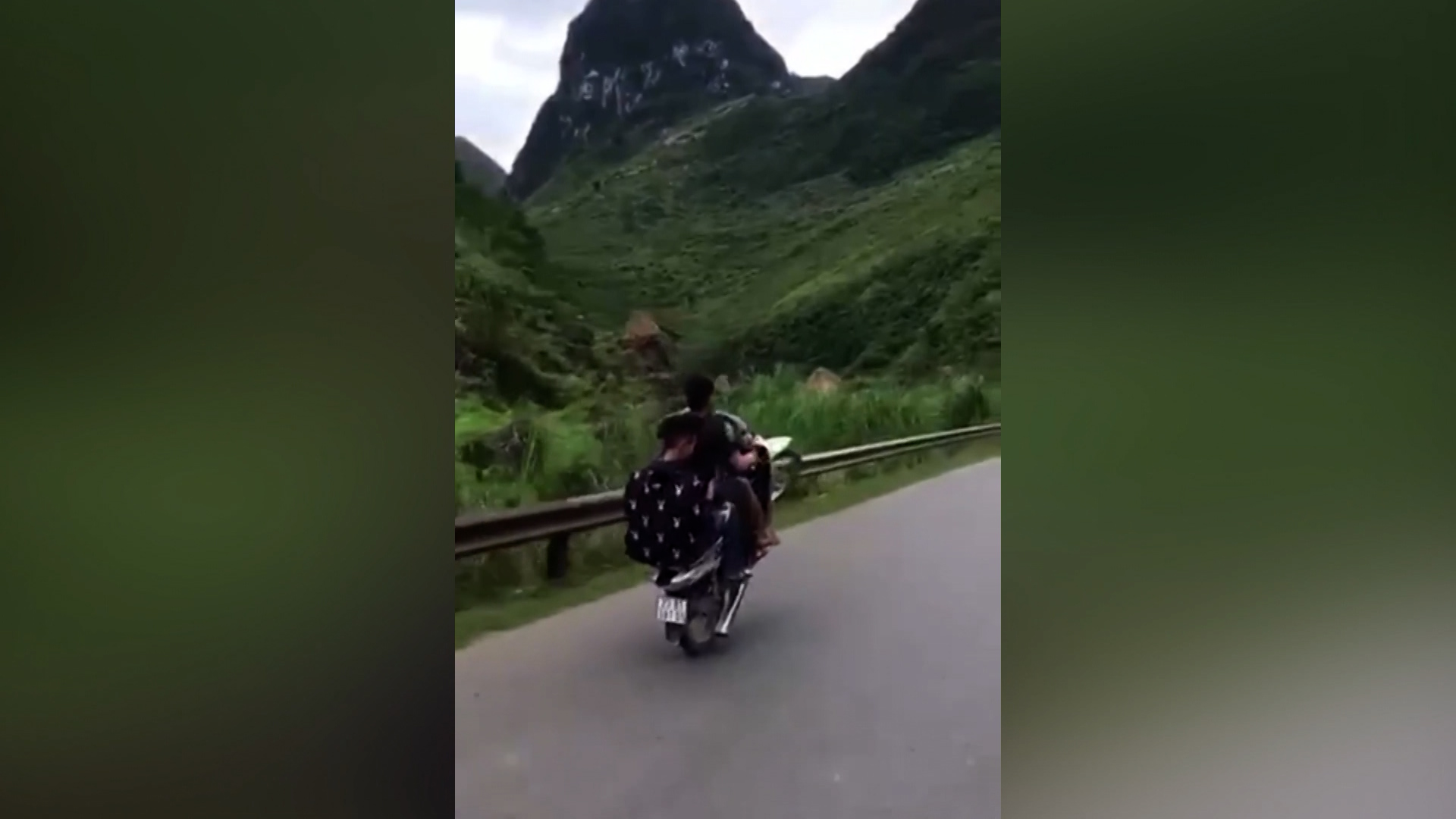 Đèn giao thông - Ngày 03/11/2023