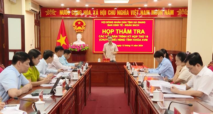 Thẩm tra các văn bản trình Kỳ họp thứ 19 (Chuyên đề) HĐND tỉnh