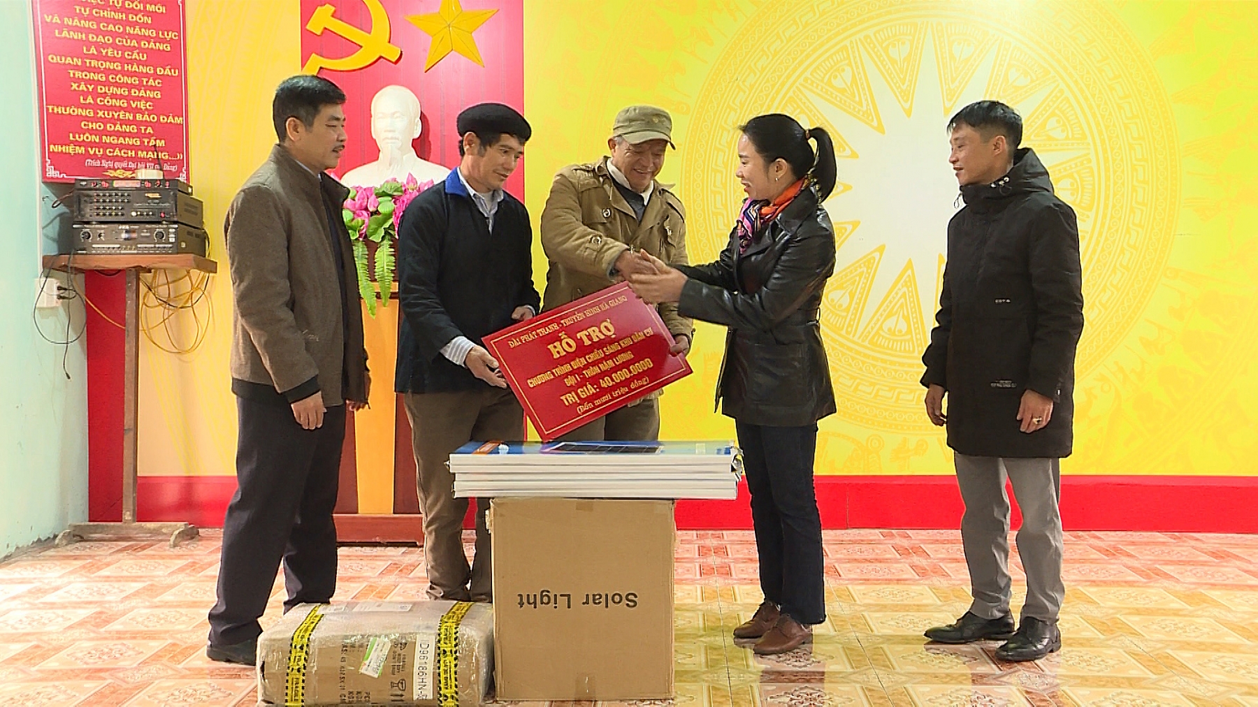 Lãnh đạo Đài PT-TH tỉnh Hà Giang làm việc tại xã Quyết Tiến, huyện Quản Bạ