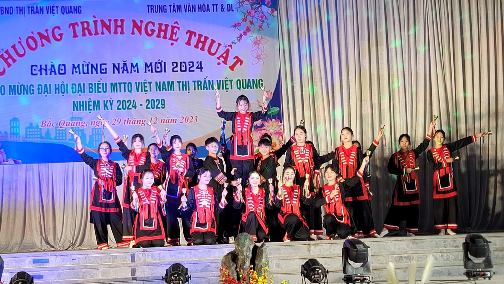 Bắc Quang: Giao lưu nghệ thuật đón chào năm mới 2024