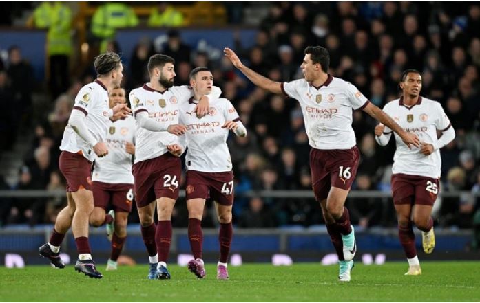 Man City ngược dòng giành chiến thắng trước Everton