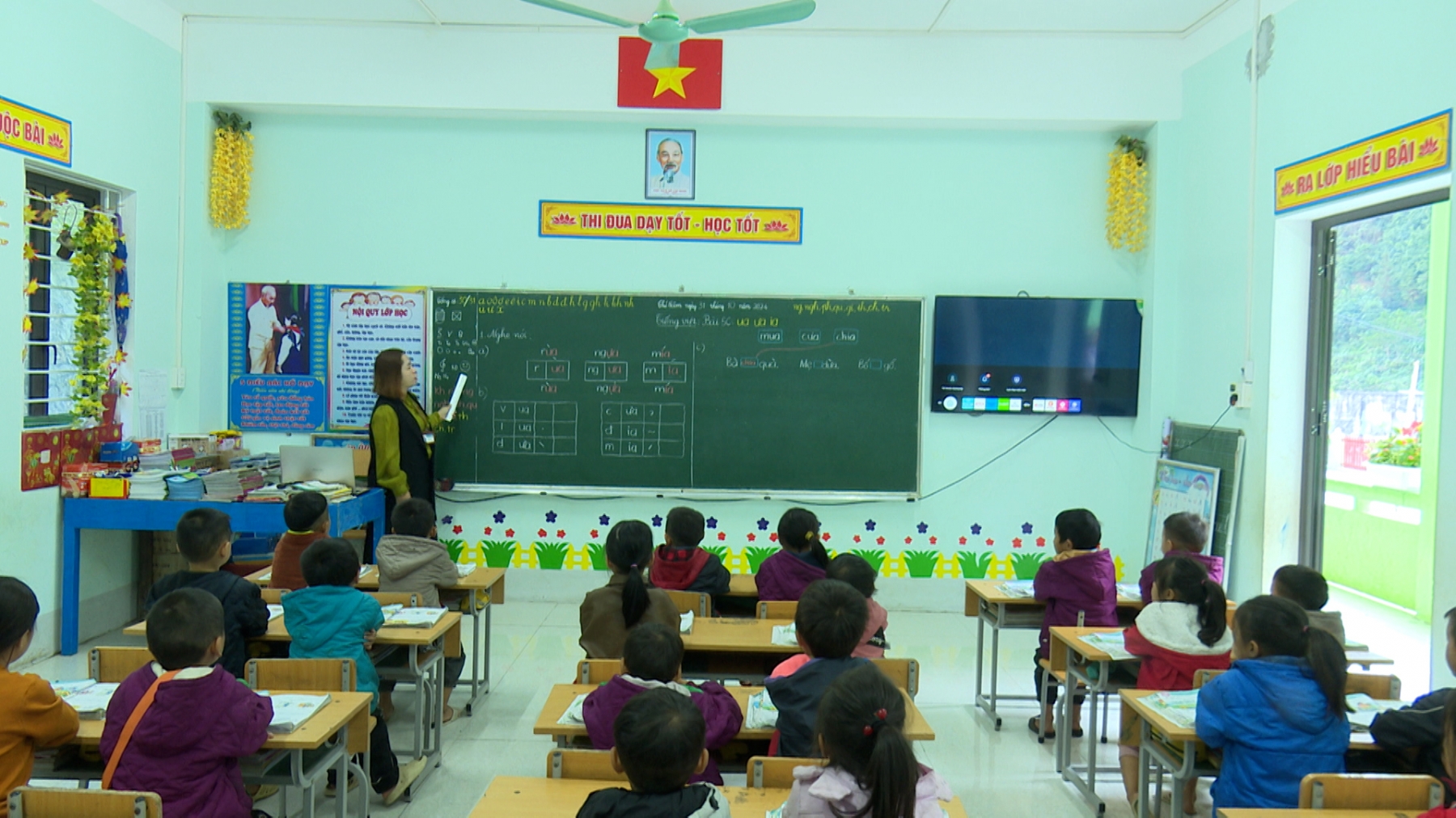 Mèo Vạc: Gần 2000 học sinh điểm trường lẻ được chuyển về trường chính