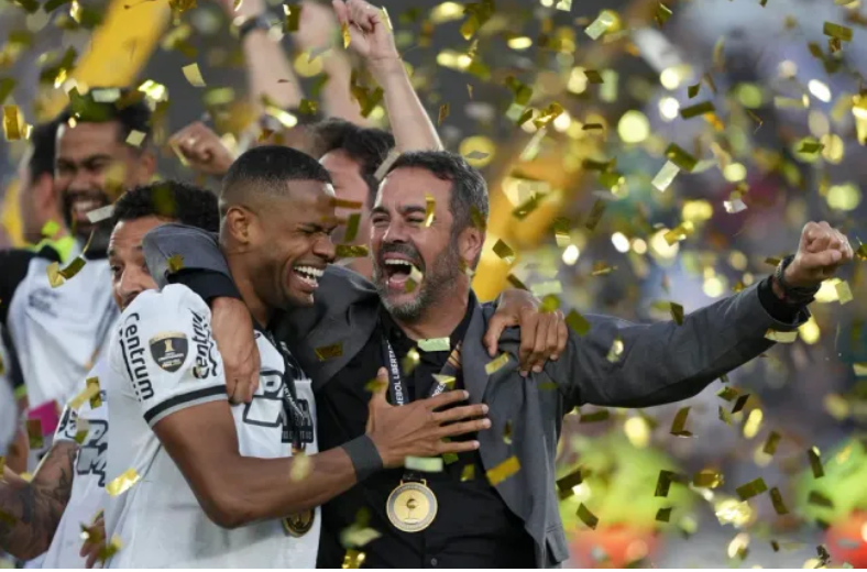 Botafogo lần đầu tiên lên ngôi vô địch Copa Libertadores