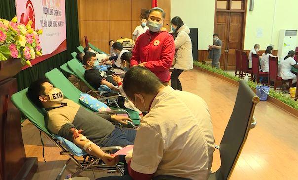 Hiến máu tình nguyện hưởng ứng “ Lễ hội xuân hồng” năm 2021
