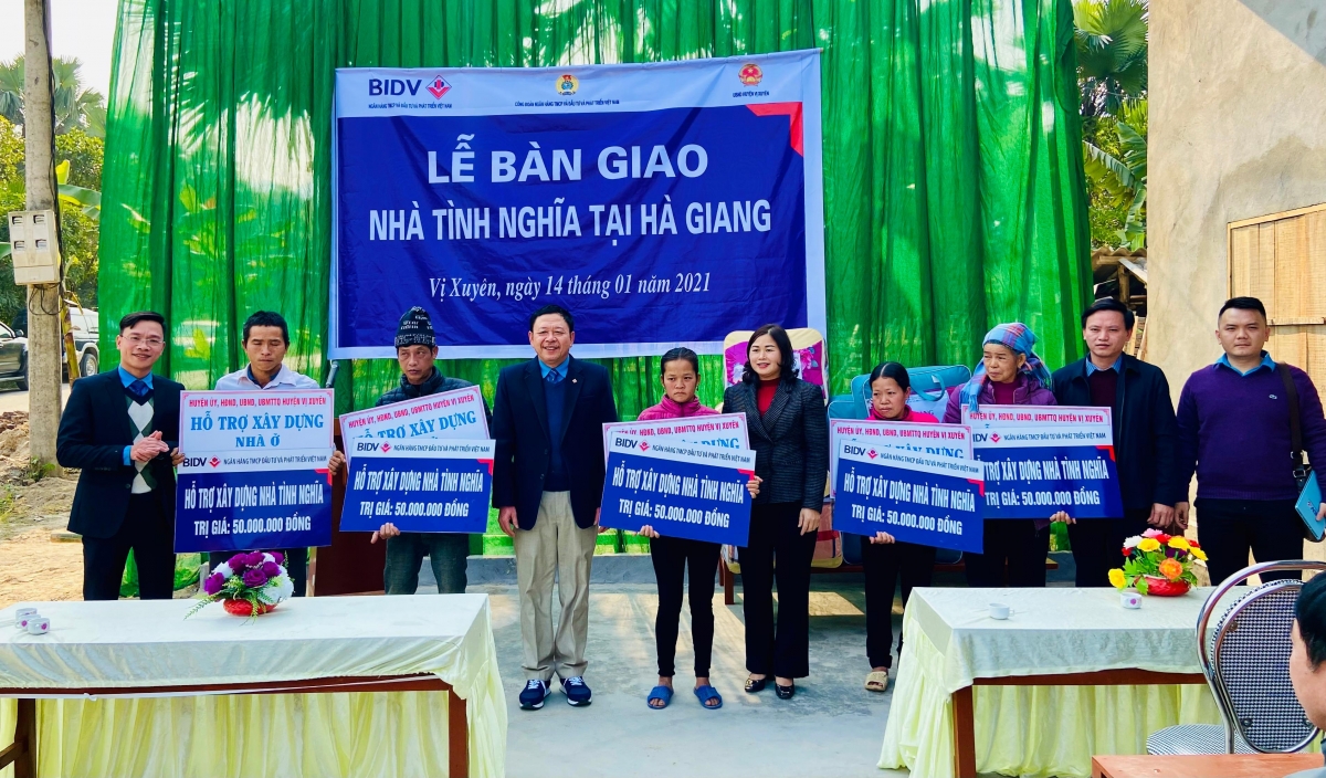 Vị Xuyên: Khánh thành bàn giao nhà tình thương cho các hộ nghèo tại xã Ngọc Linh