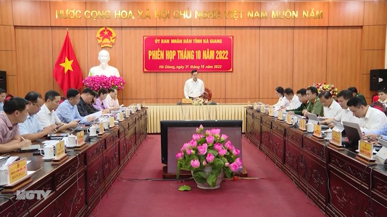 UBND tỉnh họp phiên tháng 10