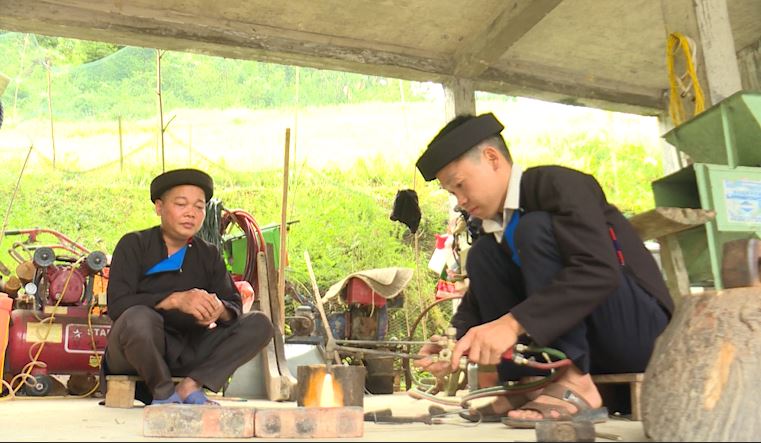 Xây dựng làng nghề chạm bạc ở xã Cao Bồ - Ngày 8/10/2022