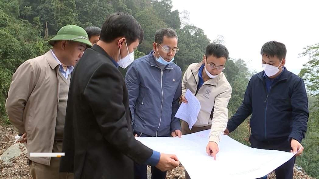 Kiểm tra đột xuất việc khai thác khoáng sản tại xã Ngọc Minh