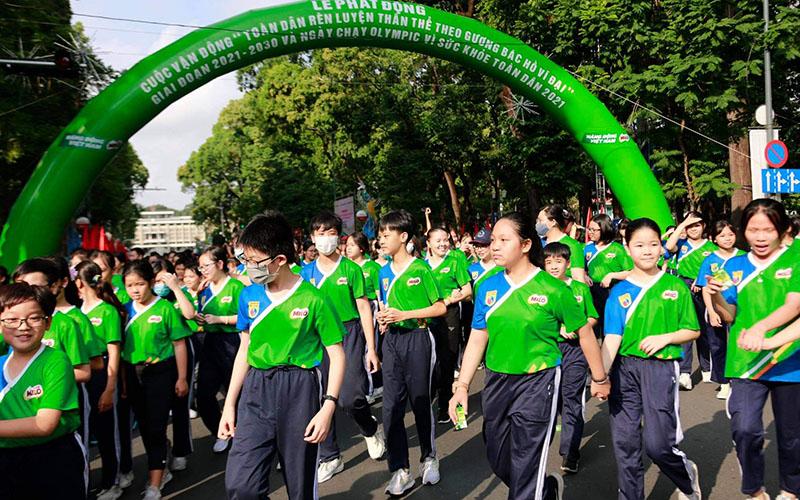Năm nghìn người tham gia Ngày chạy Olympic