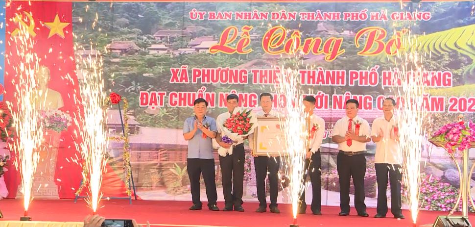 Lễ công bố xã Phương Thiện đạt chuẩn Nông thôn mới nâng cao