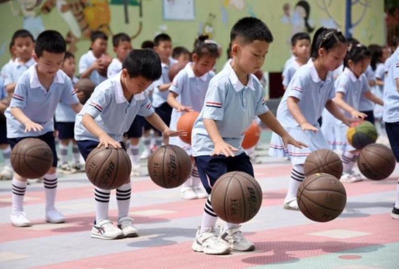 Trung Quốc thông qua chính sách sinh ba con