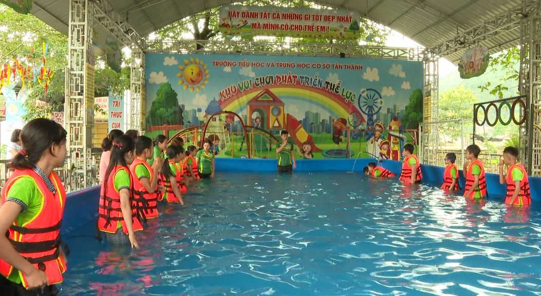 Bể bơi trường học - Mô hình đầu tiên trên địa bàn tỉnh