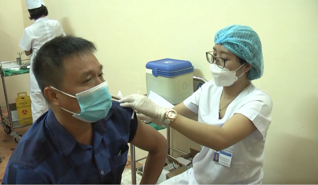 Thành phố Hà Giang tiêm bổ sung mũi 2 vacxin phòng Covid-19