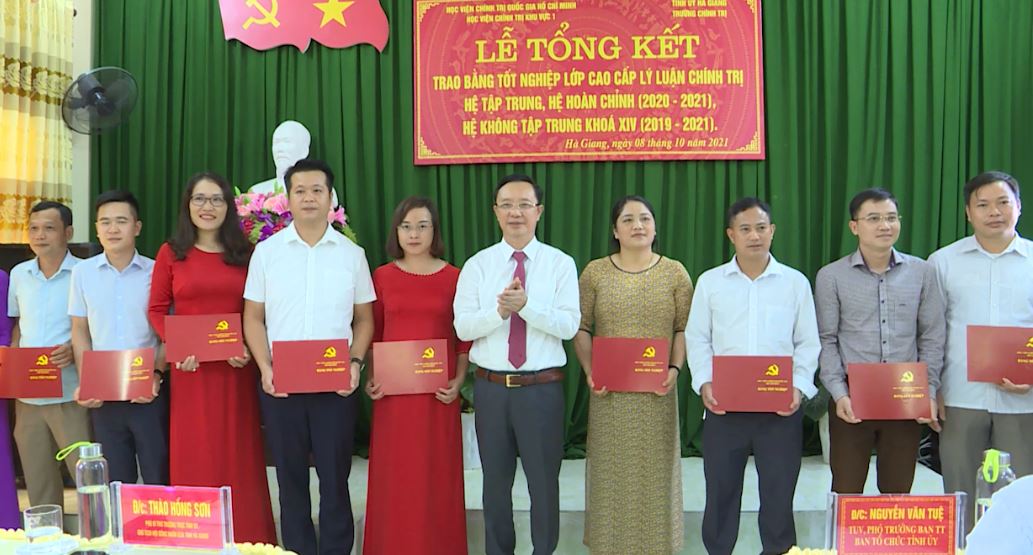 Lễ tổng kết và trao bằng tốt nghiệp Cao cấp lý luận chính trị