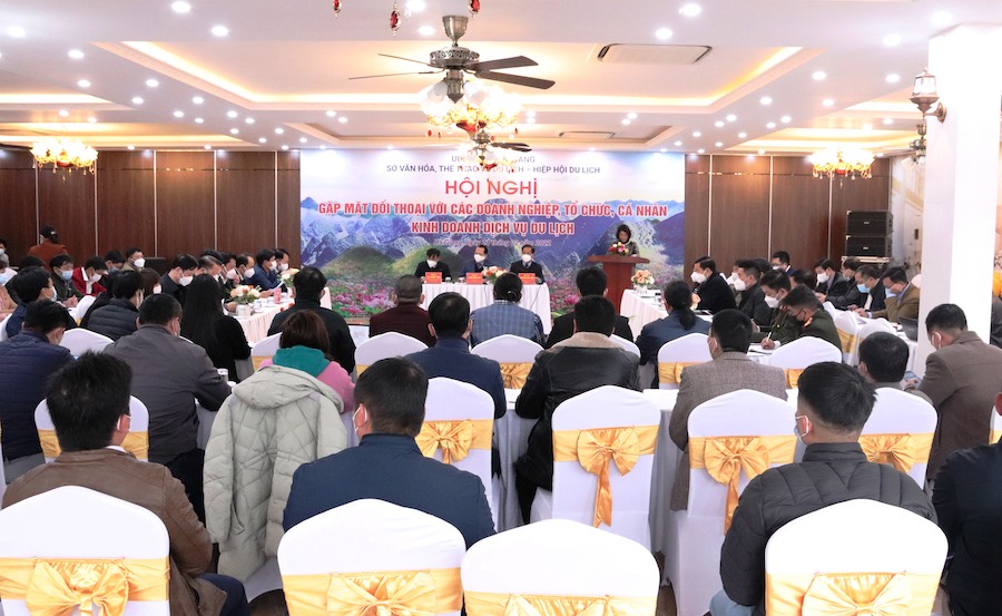 Gặp mặt, đối thoại với doanh nghiệp, tổ chức, cá nhân kinh doanh dịch vụ du lịch