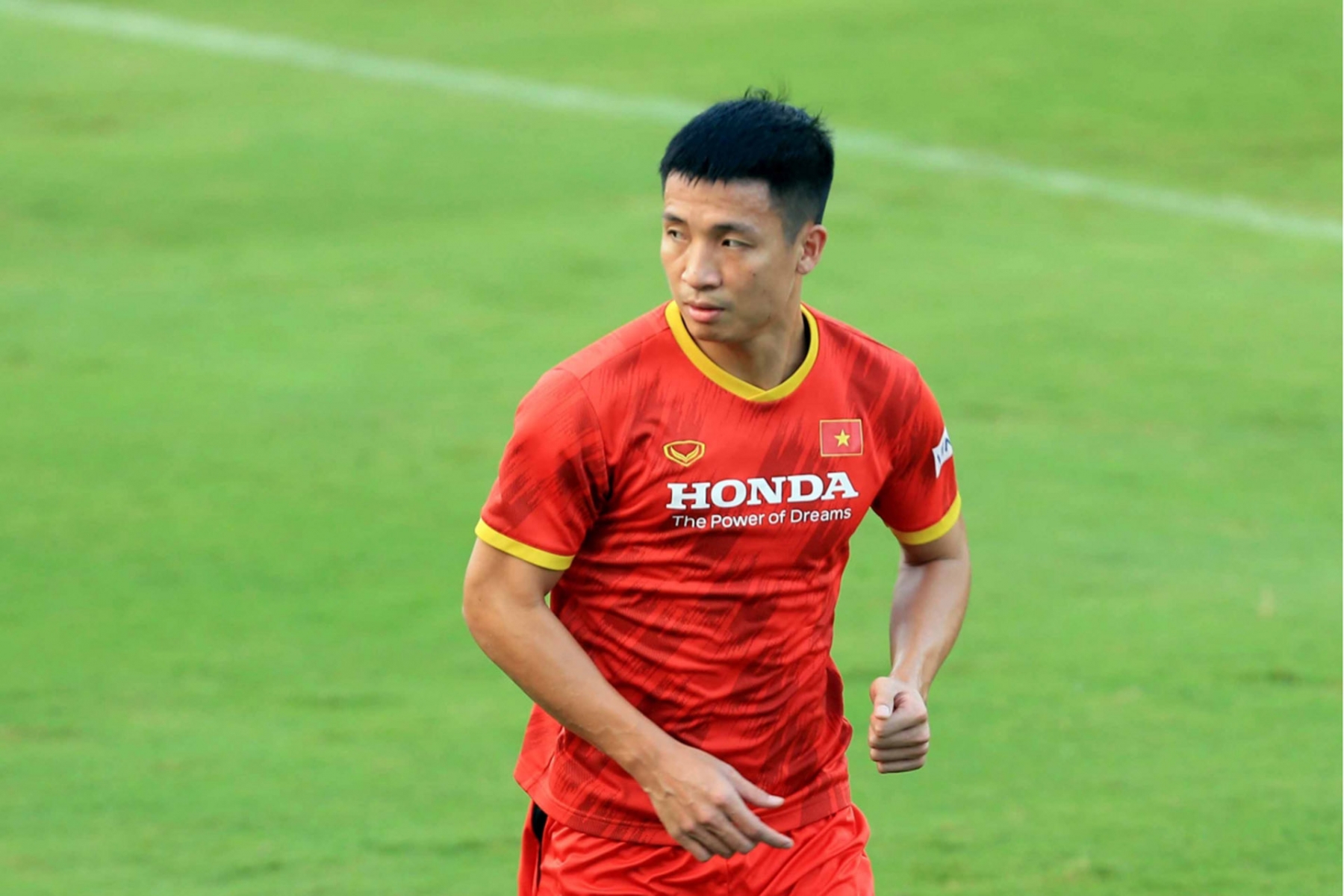 Trung vệ Bùi Tiến Dũng lỡ hẹn Vòng loại thứ ba World Cup do chấn thương
